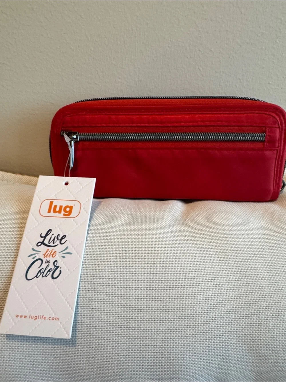LUG tendu in Poppy Red Quilted Zip Wallet